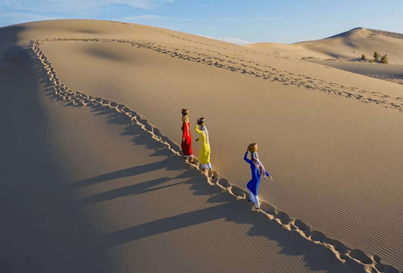 Bãi biển hoang sơ gần Nha Trang được ví như "nàng tiên ngủ quên", nhiều người chưa hề nghe tên!