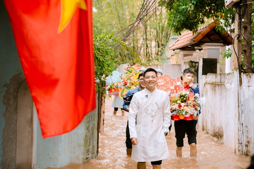 Đám cưới độc lạ trong mùa mưa bão tại miền Bắc Đám cưới độc lạ trong mùa mưa bão tại miền Bắc