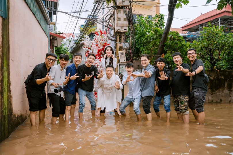 Đám cưới độc lạ trong mùa mưa bão tại miền Bắc Đám cưới độc lạ trong mùa mưa bão tại miền Bắc