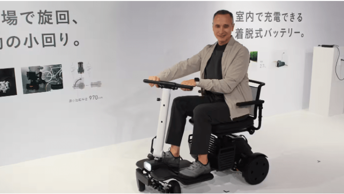 Doanh Nghiệp Nhật Bản Ra Mắt Xe Tay Ga Nhỏ Gọn Dành Cho Người Cao Tuổi