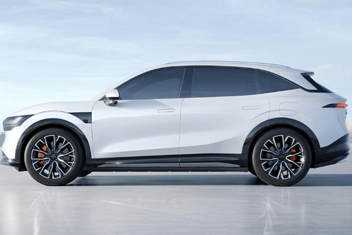 Hãng xe vừa vào VN ra mắt mẫu SUV mới: Bán 3000 chiếc/ngày, lớn hơn Santa Fe, giá quy đổi 800 triệu đồng Hãng xe vừa vào VN ra mắt mẫu SUV mới: Bán 3000 chiếc/ngày, lớn hơn Santa Fe, giá quy đổi 800 triệu đồng