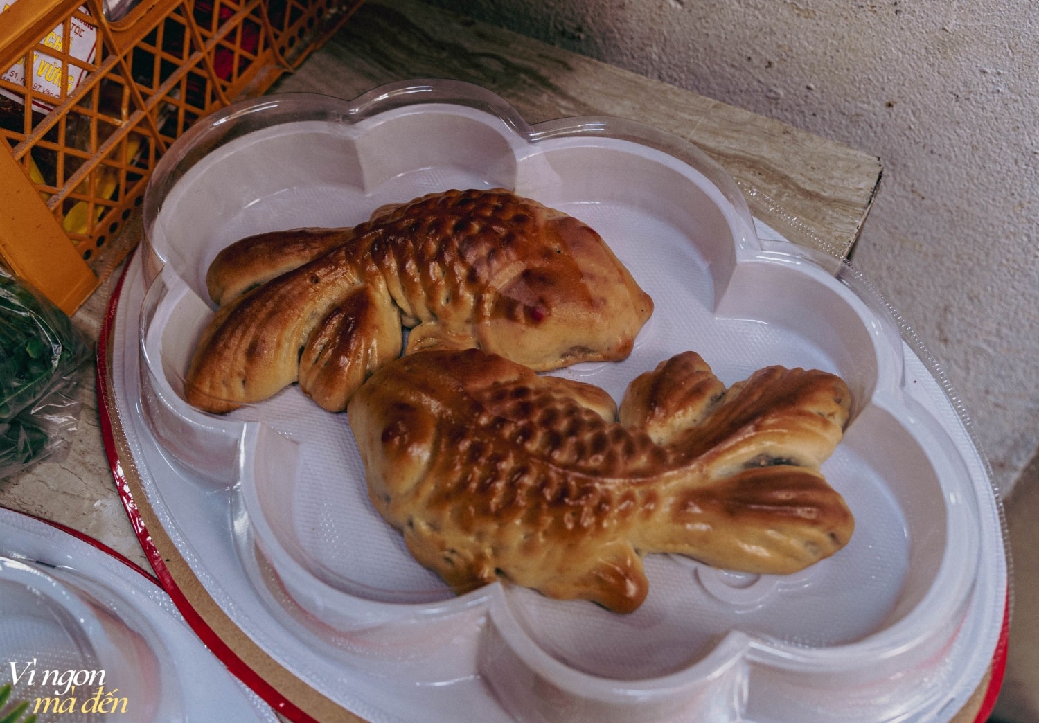 Lò bánh Trung thu cổ truyền hơn 34 năm tuổi ẩn mình trong con ngõ nhỏ ở Hà Nội, nơi làm ra những chiếc bánh nướng con cá gắn liền với tuổi thơ nhiều người Lò bánh Trung thu cổ truyền hơn 34 năm tuổi ẩn mình trong con ngõ nhỏ ở Hà Nội, nơi làm ra những chiếc bánh nướng con cá gắn liền với tuổi thơ nhiều người