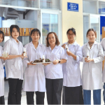 Sinh Viên TP.HCM Khởi Nghiệp: Sản Xuất Bọt Rửa Mặt Chiết Xuất Từ Lá Đu Đủ