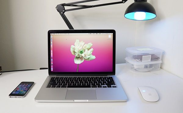 MacBook Pro 15 inch giá sốc chỉ 5,5 triệu: Thiết kế sang trọng, hiệu năng mạnh mẽ